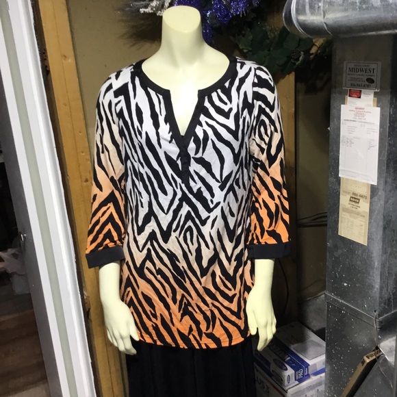 Ala Carte Travel Top - Picture 7 of 16